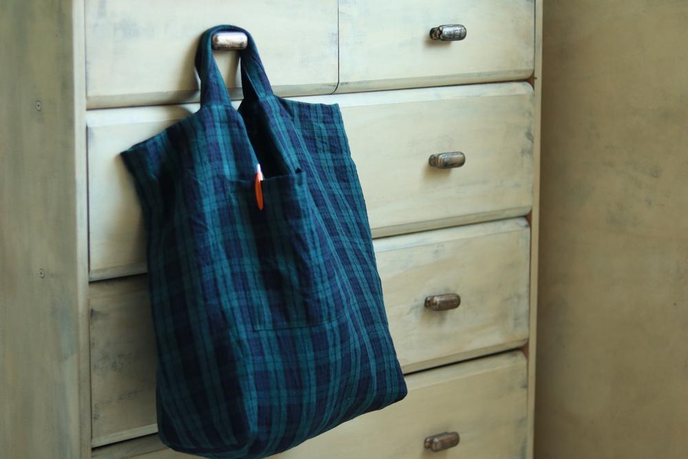 型紙なしで作る簡単布バッグの作り方 マチありでたっぷり入るリネン小物 洋裁好きさんのための洋裁ブログ